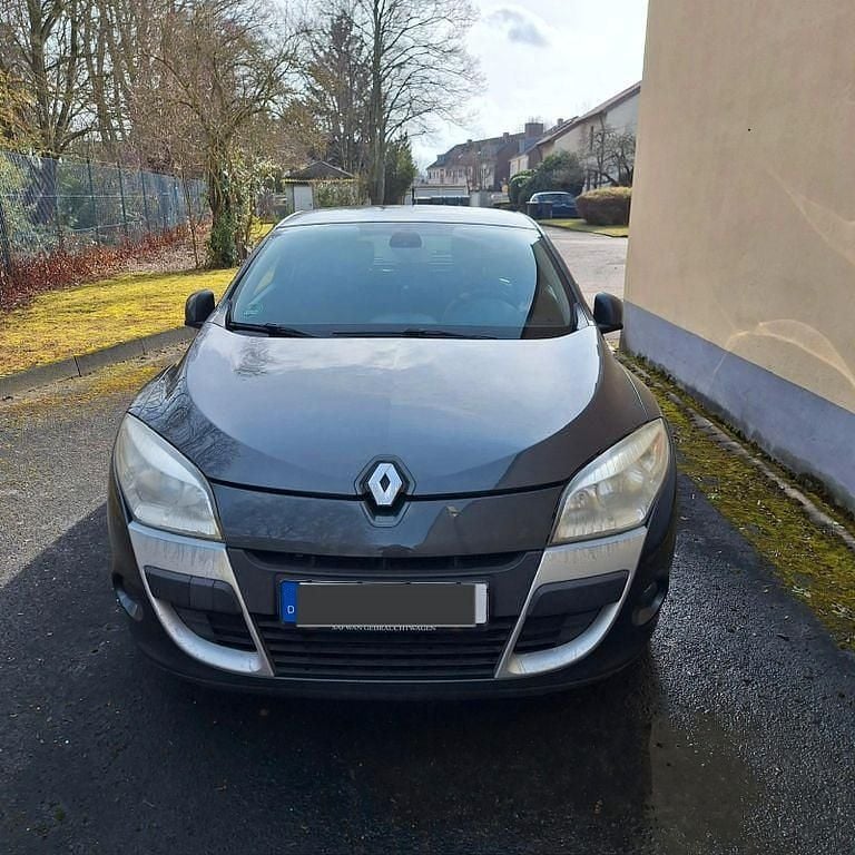 Gebraucht Renault Mégane III Dynamique 131 PS (96 kW) 2010 Schwarz Coupé