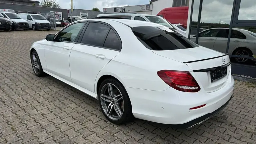 Gebraucht Mercedes E350 AMG 299 PS (219 kW) 2019 Weiß Limousine