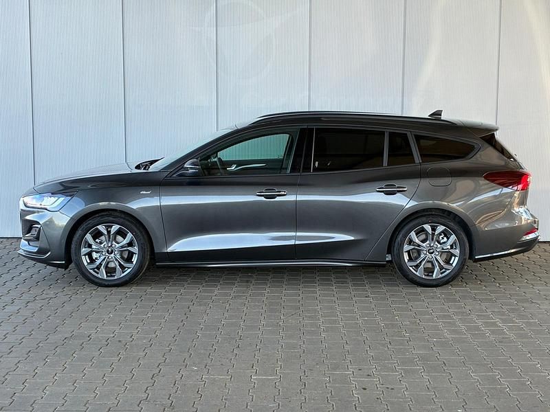 Neu Ford Focus ST-Line X 155 PS (114 kW) 2025 Magnetic grey Kombi