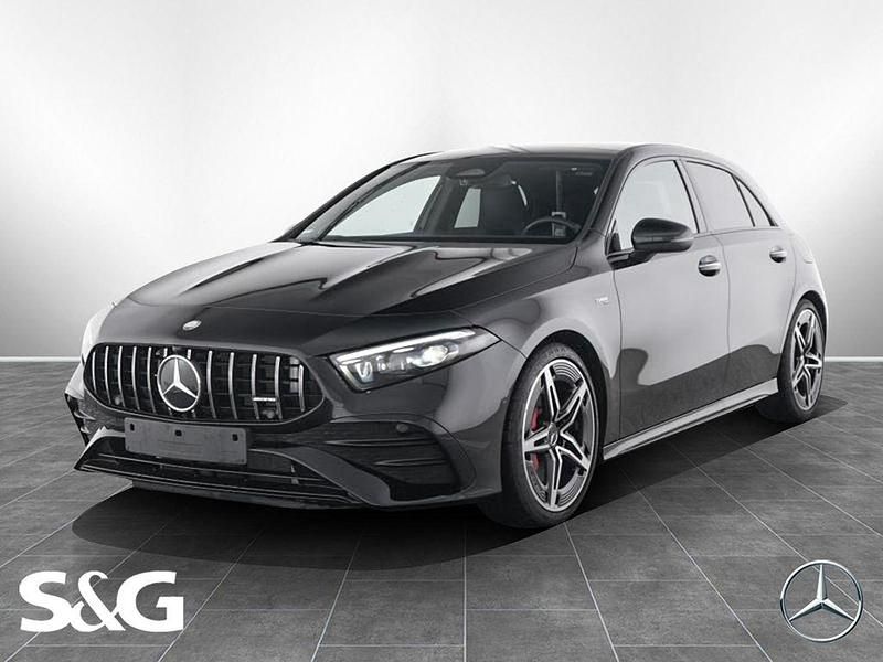 Metalliclack kosmosschwarz Gebraucht 2025 Mercedes A35 AMG AMG Limousine | 53.177 € (Teuer) - Bild 1/4