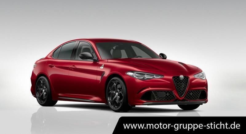 Rot Gebraucht 2022 Alfa Romeo Giulia Quadrifoglio Limousine | 81.650 € (Teuer) - Bild 1/4