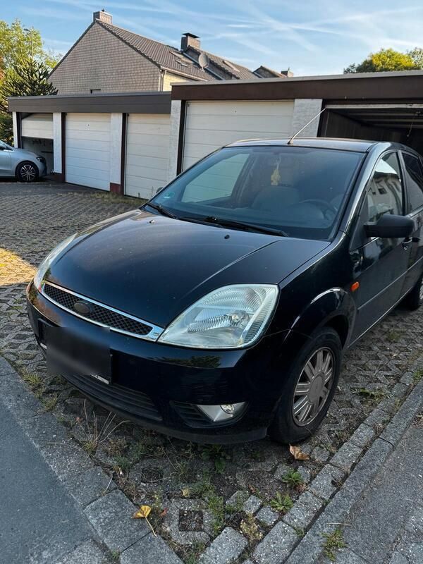 Schwarz Gebraucht 2002 Ford Fiesta Ghia Kleinwagen | 450 € (Superpreis) - Bild 1/4