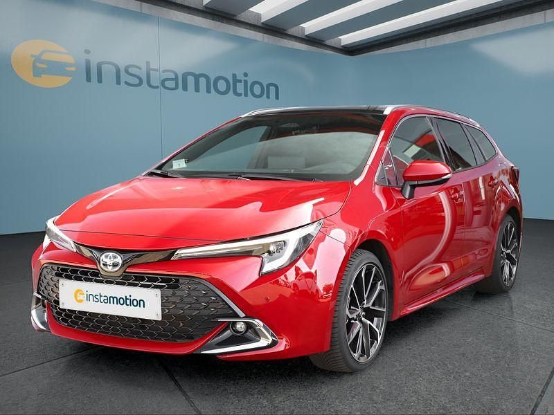 Rot Gebraucht 2024 Toyota Corolla Limousine | 33.799 € (Teuer) - Bild 1/4