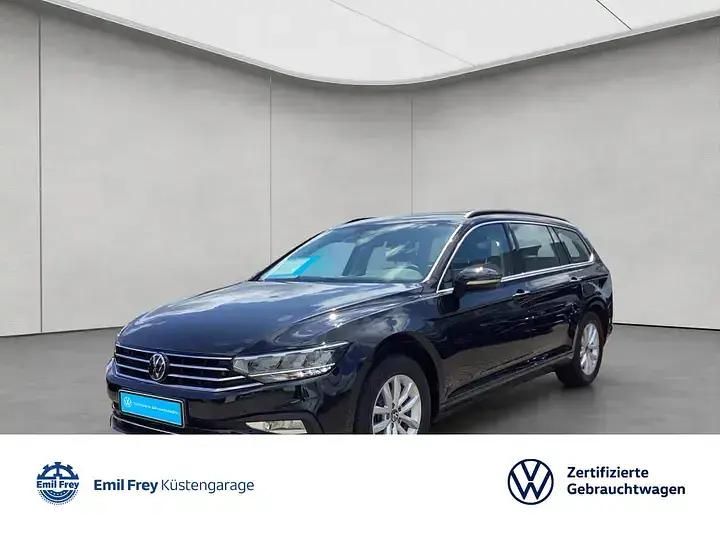 Chilirot Gebraucht 2024 VW Passat Elegance Limousine | 42.350 € - Bild 1/1