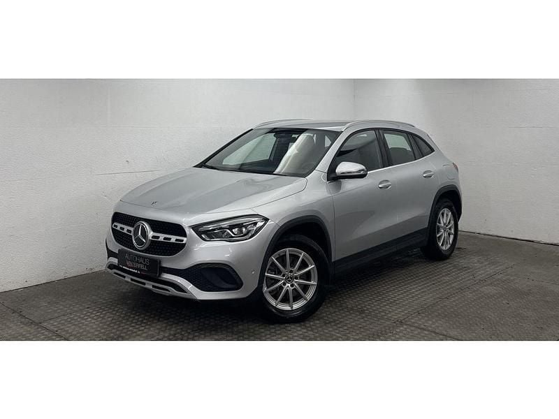 Gebraucht Mercedes GLA250 218 PS (160 kW) 2022 Iridiumsilber (metallic) SUV