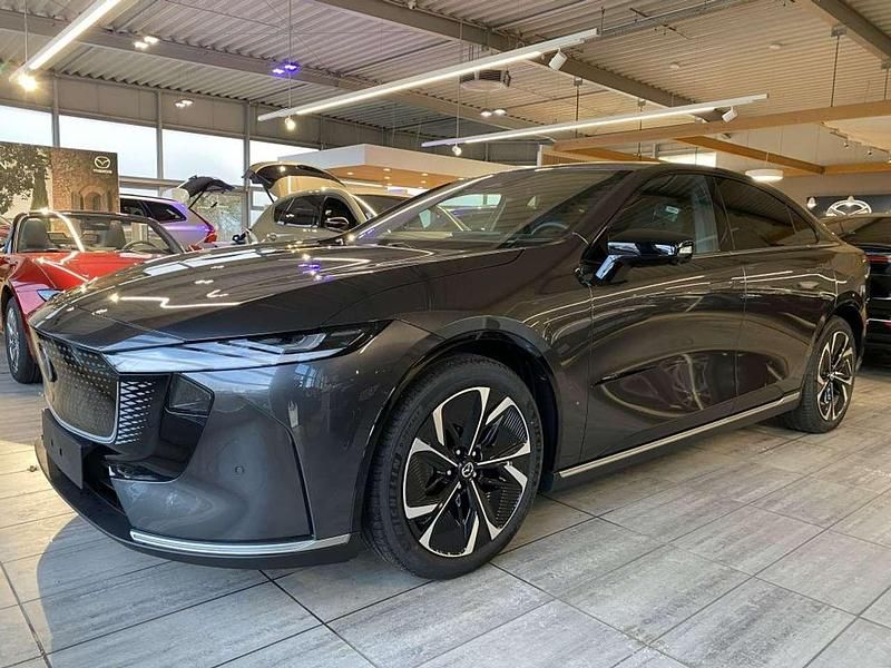Neu Mazda 6e Takumi-Line 189 kW (258 PS) 2026 Grau Limousine