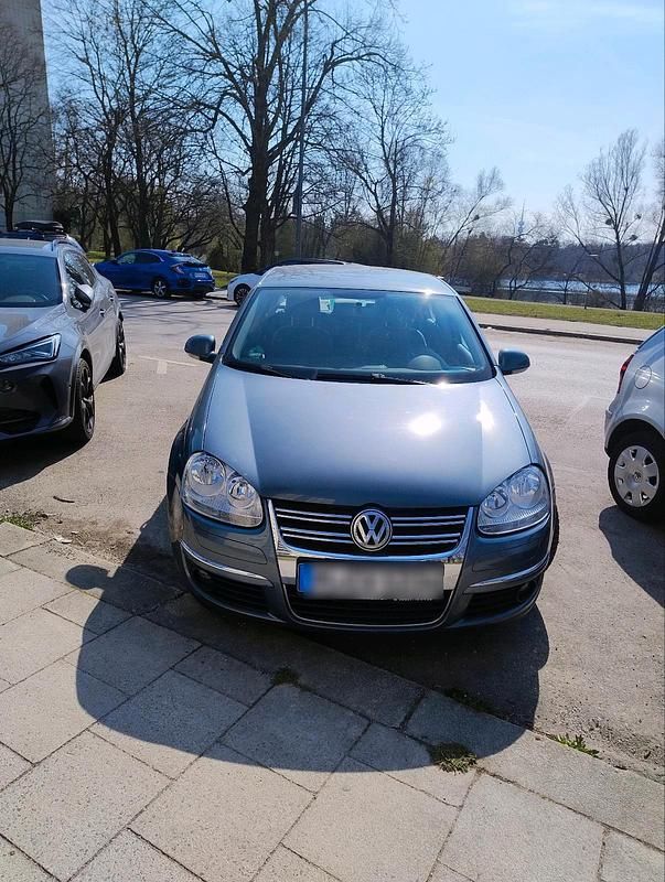 Gebraucht VW Jetta 102 PS (75 kW) 2006 Grau Limousine
