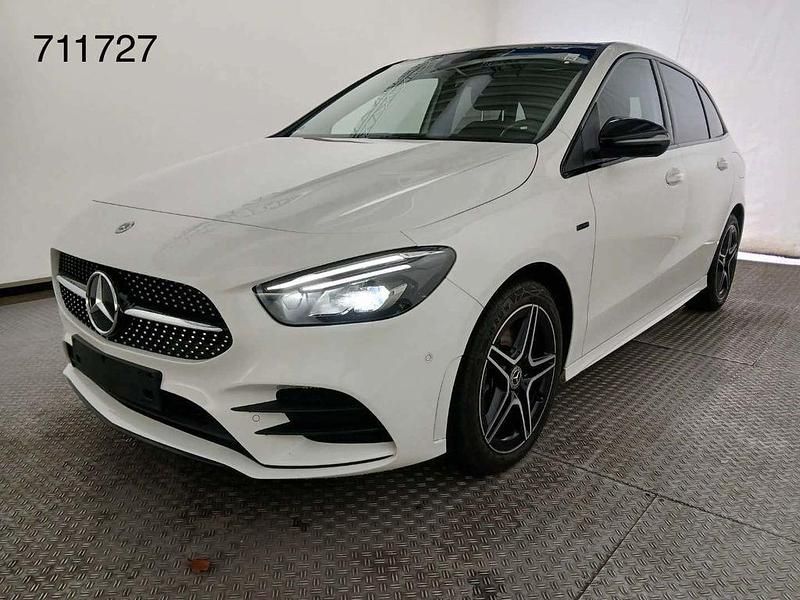 Weiß Gebraucht 2021 Mercedes E250 AMG line Limousine | 23.950 € (Guter Preis) - Bild 1/4