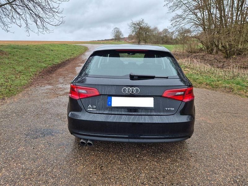 Gebraucht Audi A3 Sport 122 PS (89 kW) 2014 Schwarz Limousine