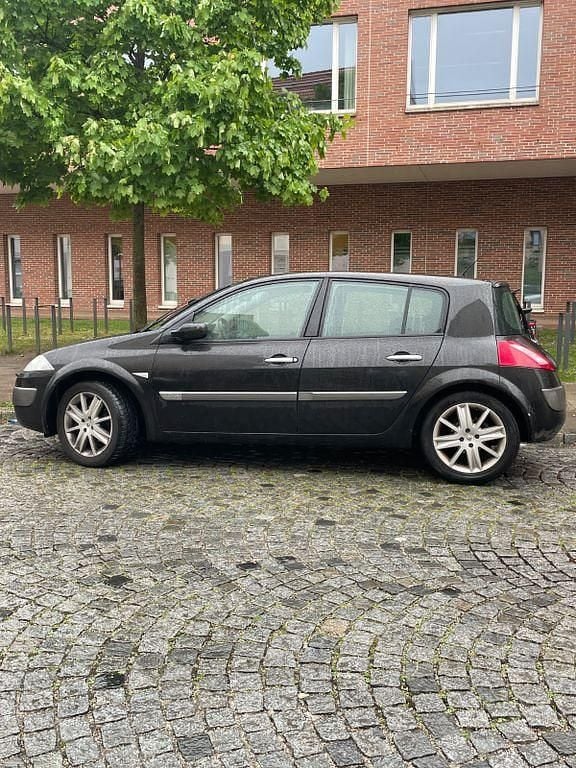 Schwarz Gebraucht 2005 Renault Mégane II Dynamique Limousine | 800 € (Superpreis) - Bild 1/4