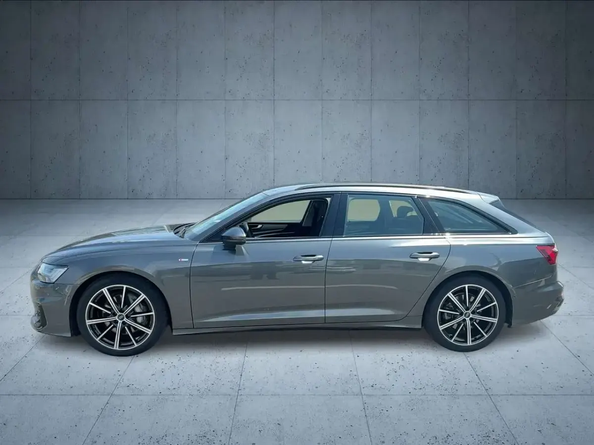 Gebraucht Audi A6 Design 286 PS (210 kW) 2025 Grau Kombi