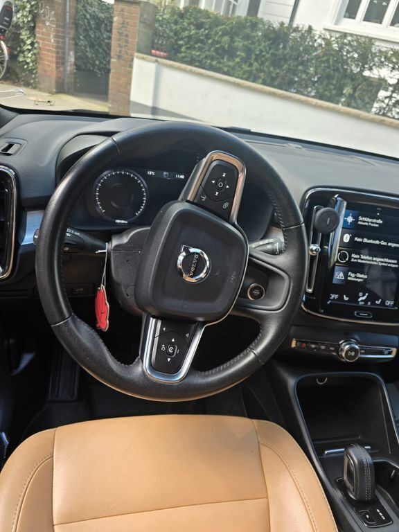 Schwarz Gebraucht 2019 Volvo XC40 SUV | 22.999 € (Fairer Preis) - Bild 1/4