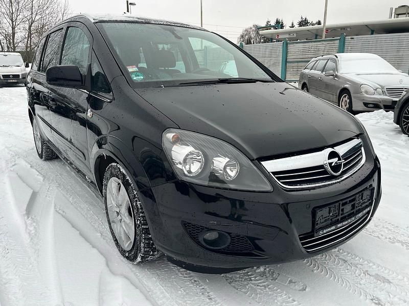 Gebraucht Opel Zafira 125 PS (91 kW) 2011 Schwarz Van / Kleinbus