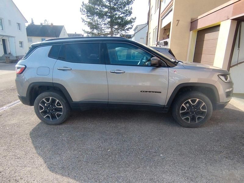 Usado Jeep Compass Trailhawk 170 HP (125 kW) 2020 Cinzento SUV