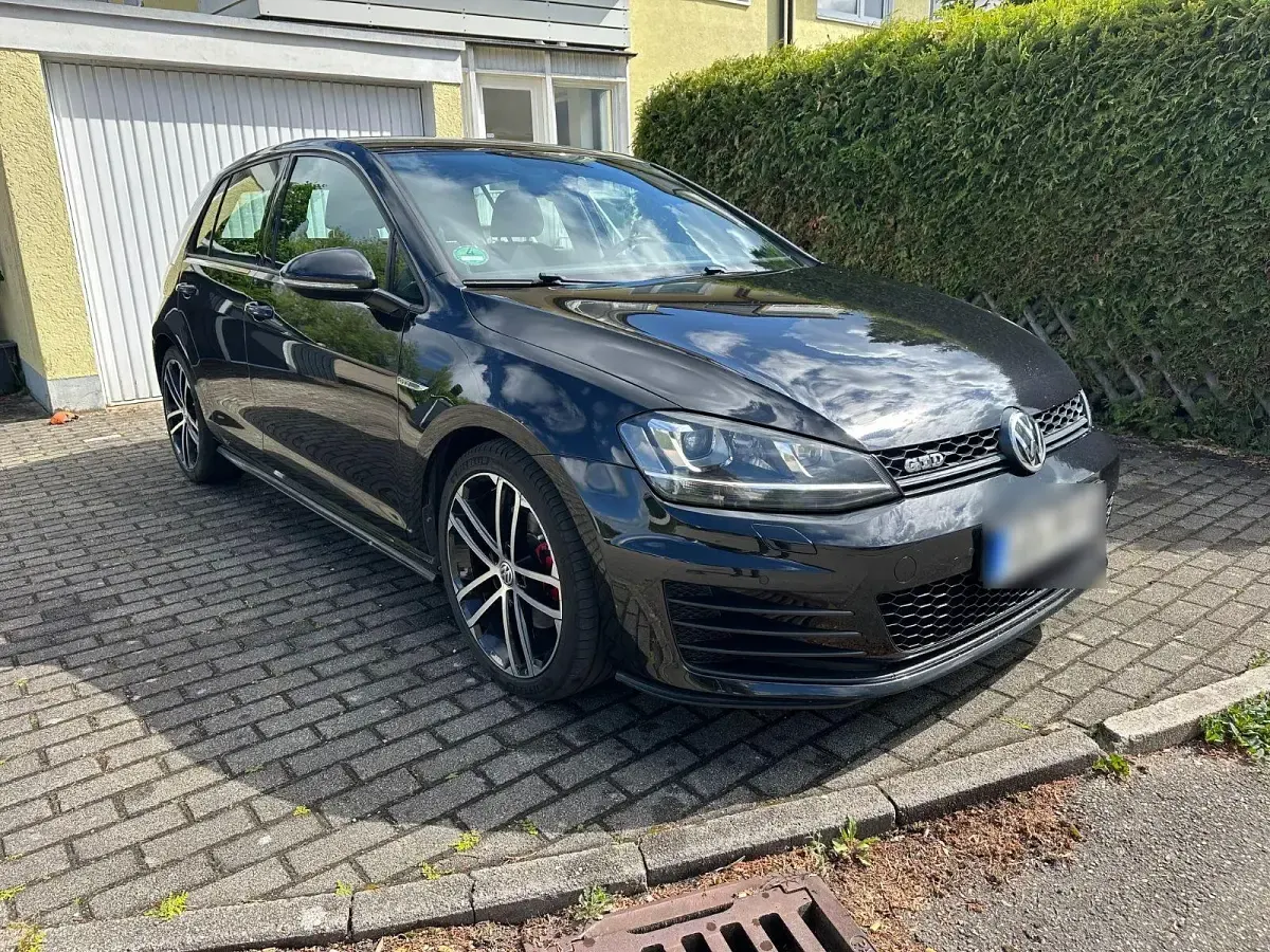Second-hand VW Golf VII GTD 184 CP (135 kW) 2016 Negru Berlinǎ