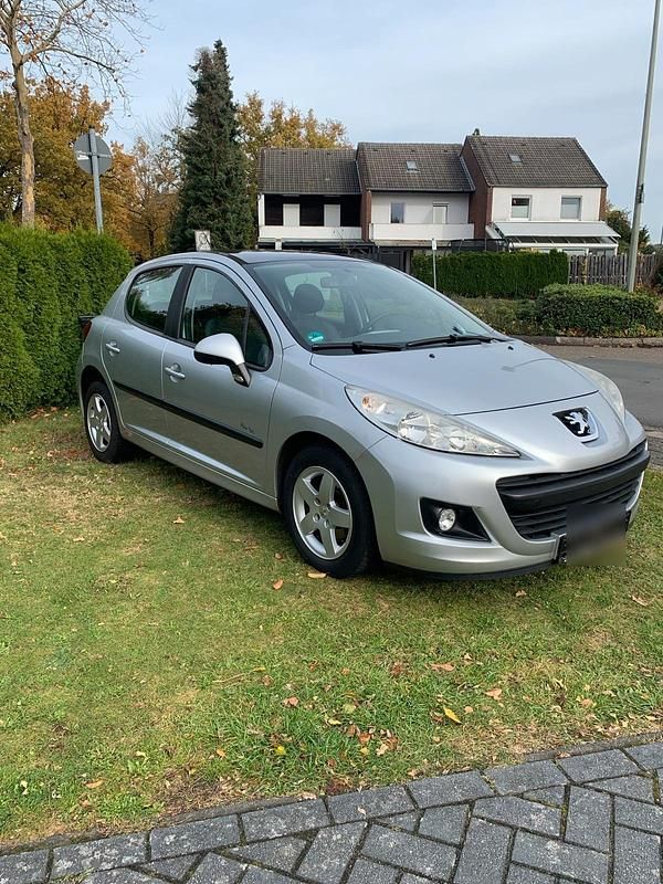 Silber Gebraucht 2010 Peugeot 207 Kleinwagen | 2.800 € (Fairer Preis) - Bild 1/4