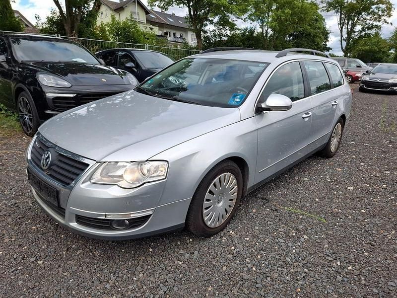 Gebraucht VW Passat 110 PS (80 kW) 2010 Silber Kombi