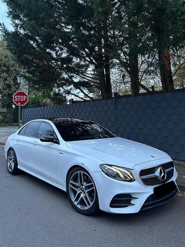 Weiß Gebraucht 2016 Mercedes E350 AMG Limousine | 22.500 € (Fairer Preis) - Bild 1/4