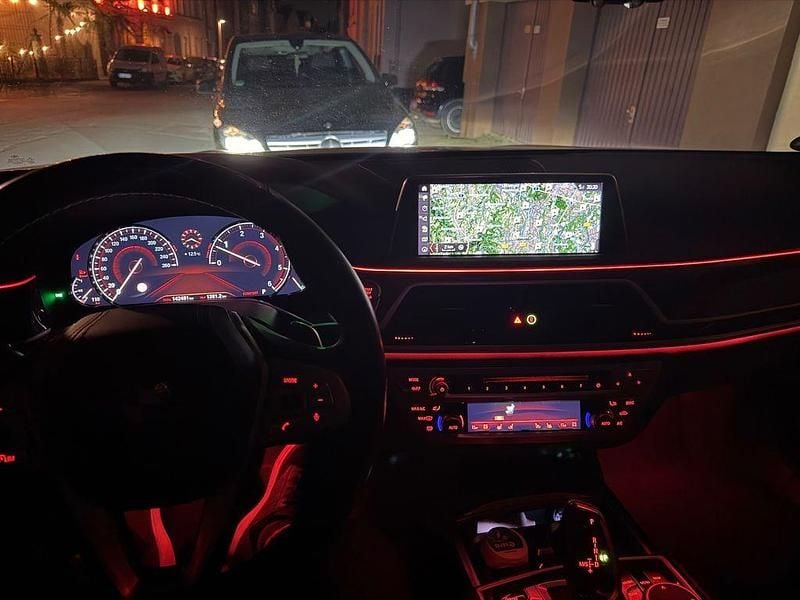 Gebraucht BMW 730L 265 PS (194 kW) 2019 Grau Limousine