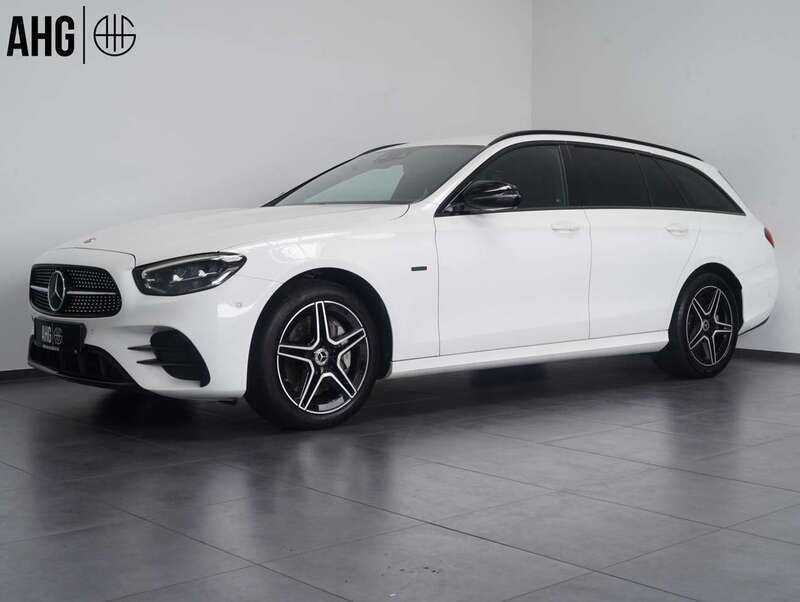 Polarweiss Gebraucht 2021 Mercedes E300 AMG line Kombi | 33.990 € (Fairer Preis) - Bild 1/4