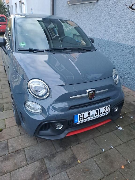 Grau Gebraucht 2017 Abarth 695 Kleinwagen | 17.490 € (Fairer Preis) - Bild 1/4