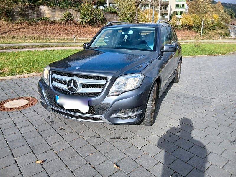 Grau Gebraucht 2014 Mercedes 220 SUV | 15.100 € - Bild 1/4