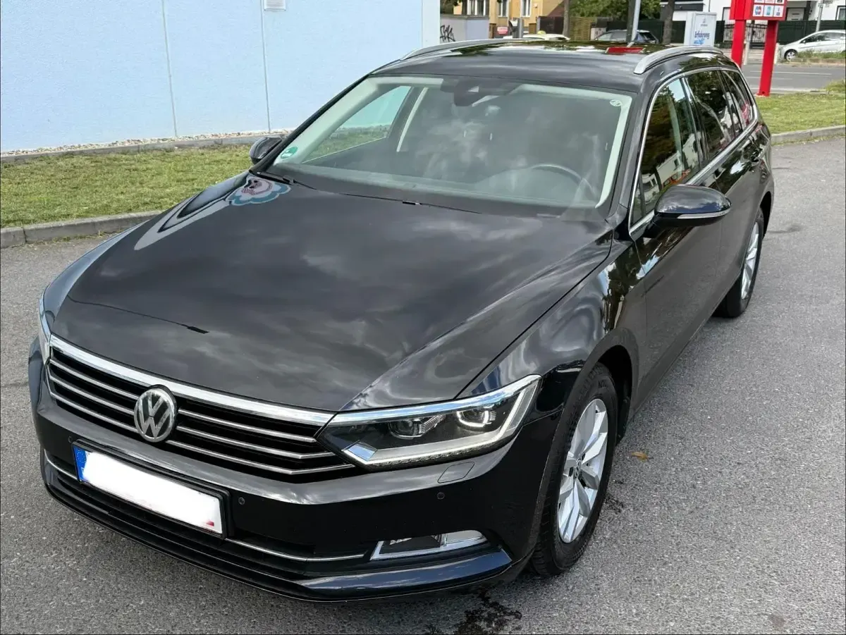 Gebraucht VW Passat Comfortline 150 PS (110 kW) 2018 Schwarz Kombi