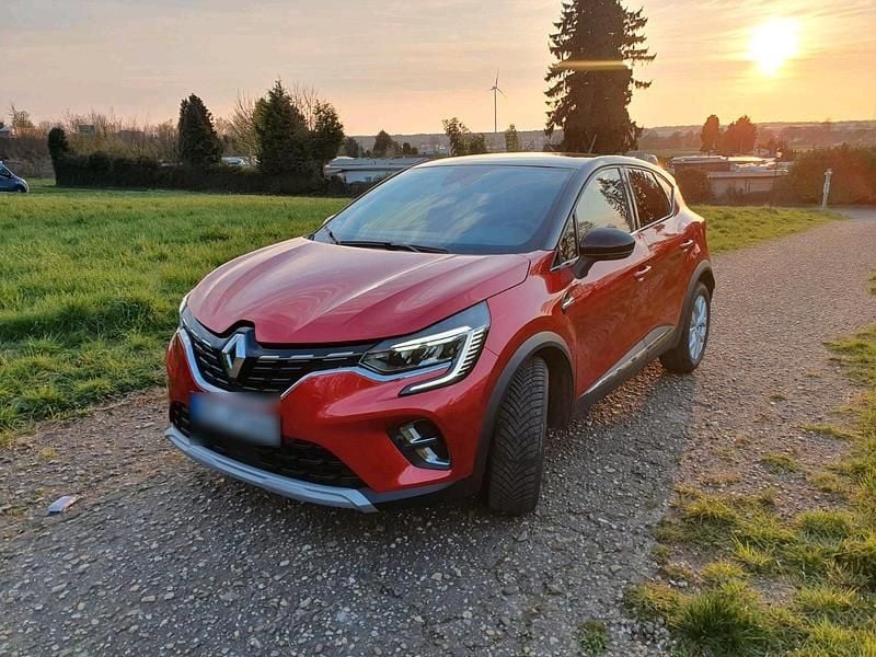 Gebraucht Renault Captur 140 PS (102 kW) 2021 Rot SUV