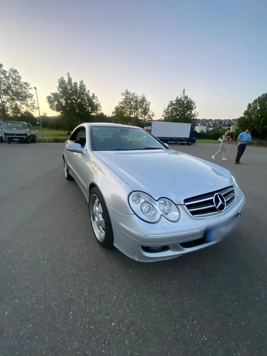 Gebraucht Mercedes CLK320 224 PS (164 kW) 2006 Silber Coupé