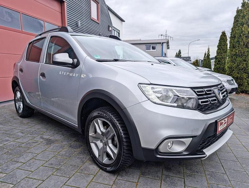 Gebraucht Dacia Sandero Stepway 90 PS (66 kW) 2019 Grau SUV