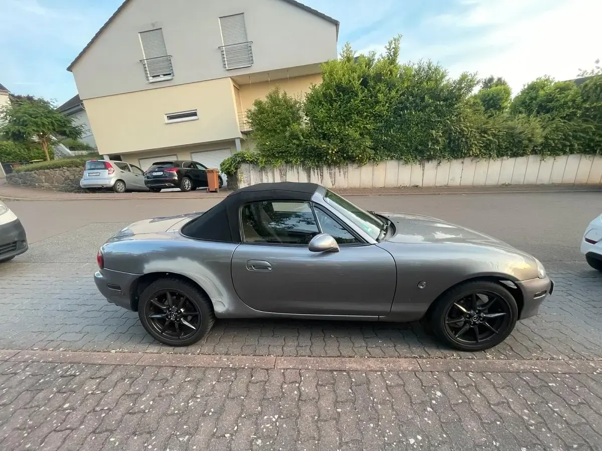 Gebraucht Mazda MX5 110 PS (80 kW) 2003 Silber Cabrio
