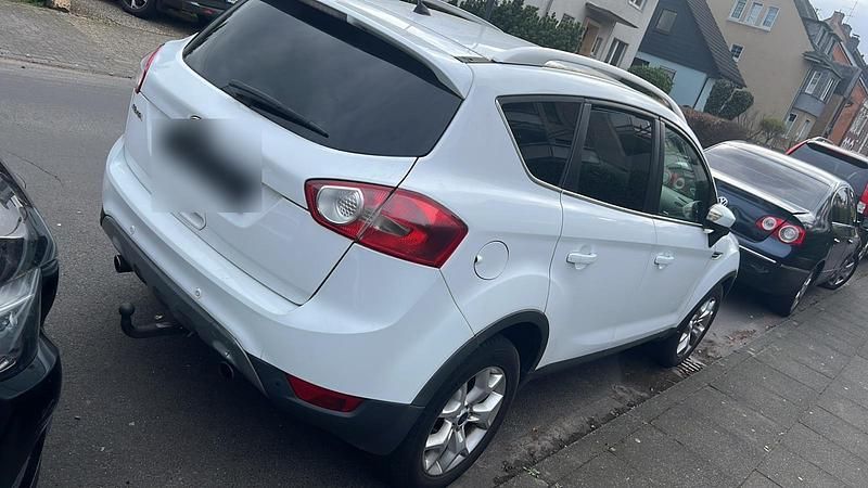 Second-hand Ford Kuga 140 CP (102 kW) 2012 Alb SUV