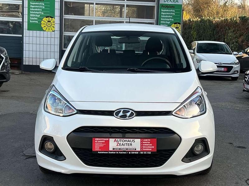 Gebraucht Hyundai i10 Style 87 PS (63 kW) 2016 Weiß Kleinwagen