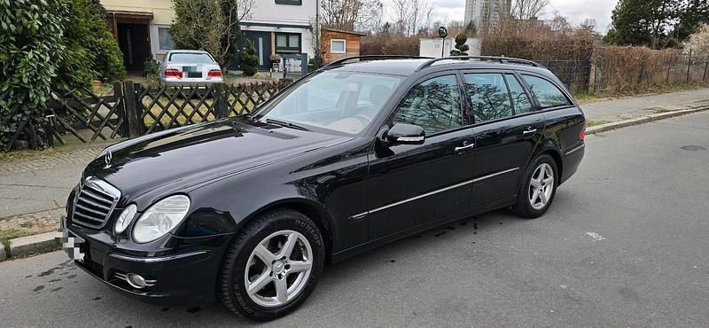 Schwarz Gebraucht 2007 Mercedes E320 Kombi | 5.350 € (Fairer Preis) - Bild 1/4