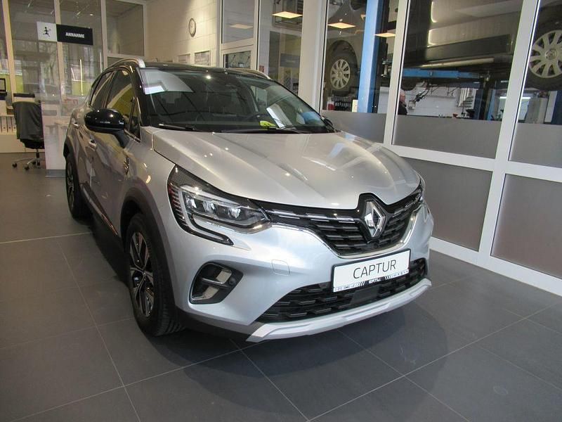 Gebraucht Renault Captur Techno 158 PS (116 kW) 2022 Grau SUV
