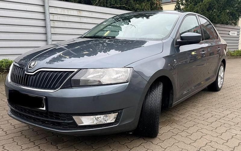 Gebraucht Skoda Rapid Active 105 PS (77 kW) 2014 Grau Kleinwagen