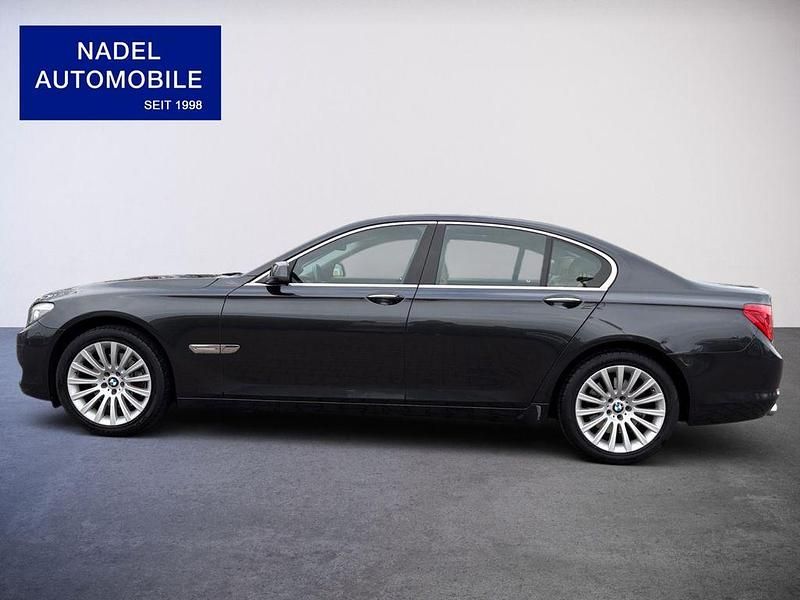 Gebraucht BMW 730 245 PS (180 kW) 2012 Grau Limousine