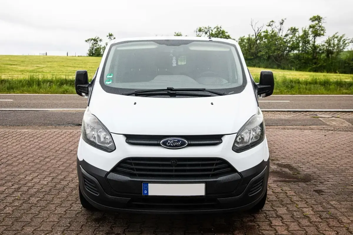 Käytetty Ford Transit Custom 101 HP (74 kW) 2013 Valkoinen Tila-auto