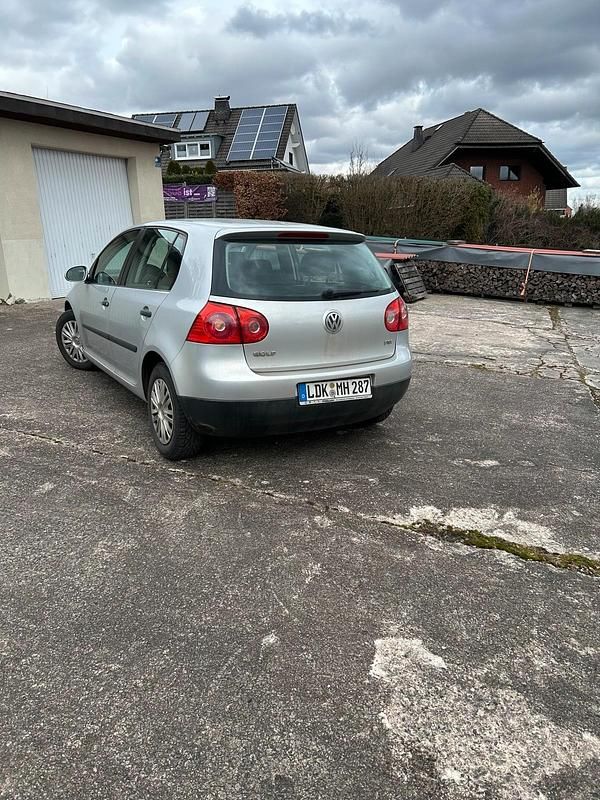 Gebraucht VW Golf V 90 PS (66 kW) 2004 Silber Kleinwagen