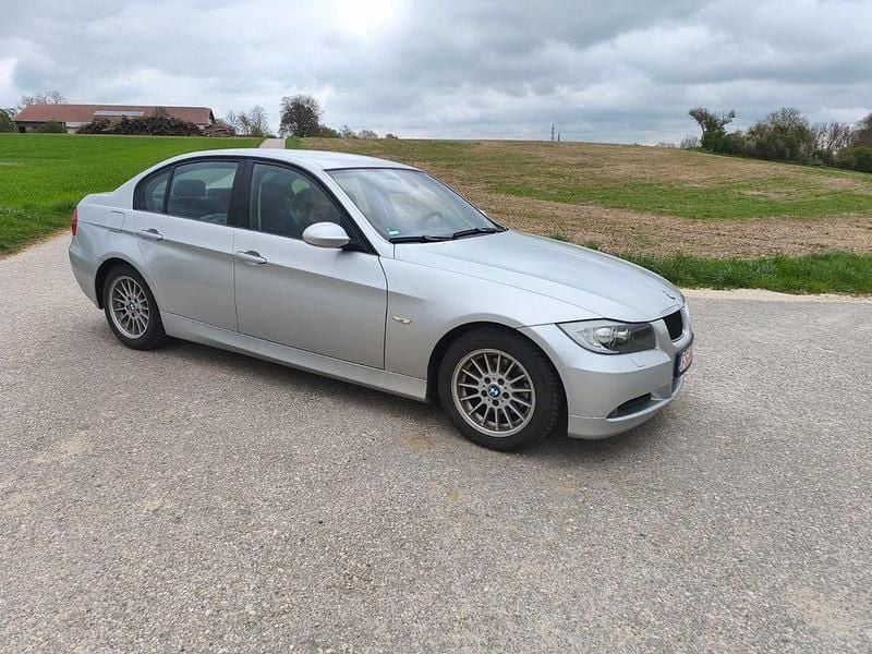 Second-hand BMW 320 150 CP (110 kW) 2007 Argintiu Berlinǎ