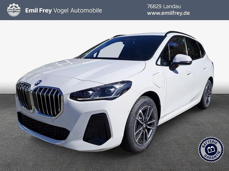 Alpinweiß uni Neu 2025 BMW 225 Active Tourer Performance Van / Kleinbus | 49.990 € (Fairer Preis) - Bild 1/2