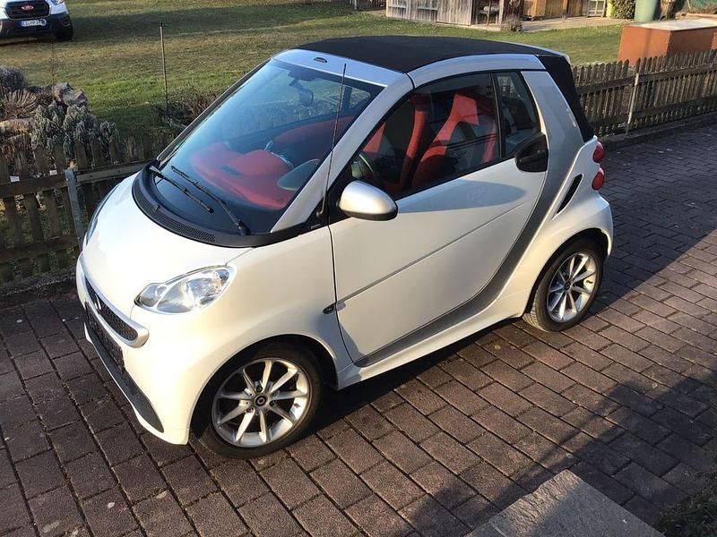 Gebraucht Smart ForTwo Cabrio Passion 71 PS (52 kW) 2012 Weiß Cabrio