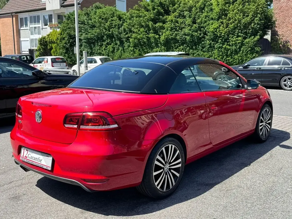Gebraucht VW Eos 160 PS (117 kW) 2012 Rot Cabrio