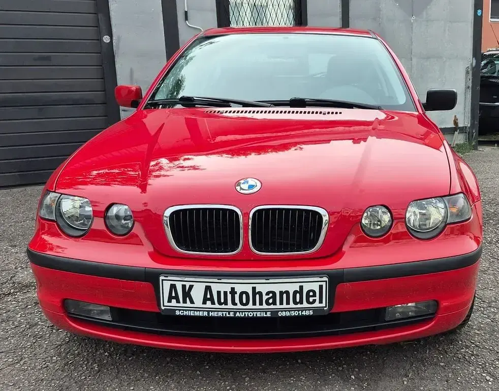 Gebraucht BMW 318 143 PS (105 kW) 2002 Rot Limousine