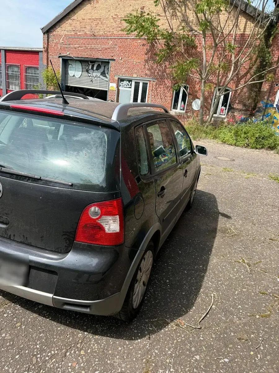 Gebraucht VW Polo Cross 75 PS (55 kW) 2005 Schwarz Kleinwagen