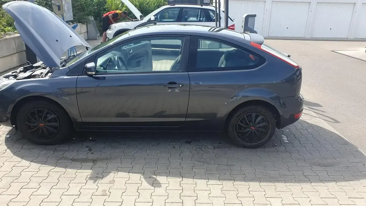 Gebraucht Ford Focus 101 PS (74 kW) 2009 Silber Kleinwagen