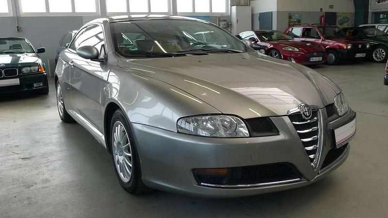 Gebraucht Alfa Romeo GT Progression 140 PS (102 kW) 2007 Stromboli grau Coupé