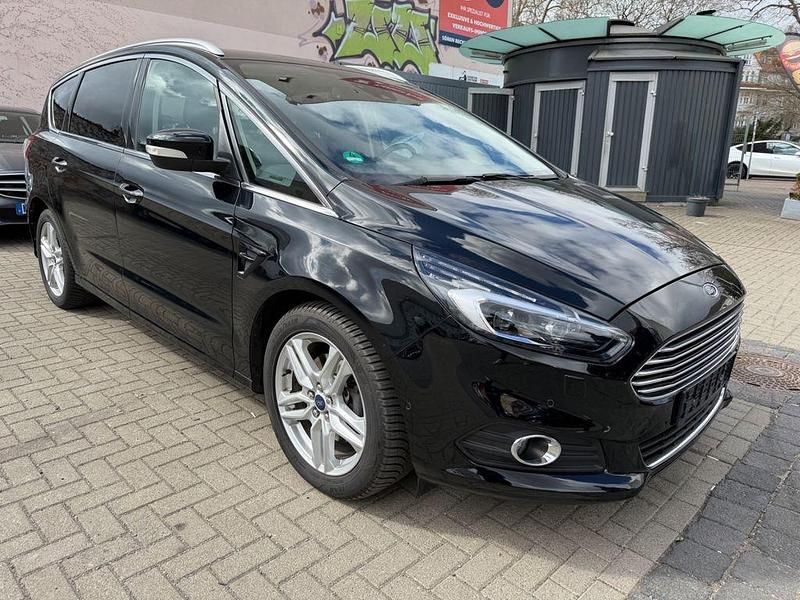 Gebraucht Ford S-MAX Titanium 190 PS (139 kW) 2019 Schwarz Van / Kleinbus