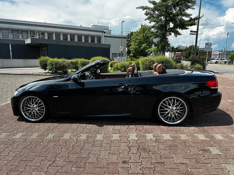 Gebraucht BMW 335 Cabriolet 306 PS (225 kW) 2007 Schwarz Cabrio