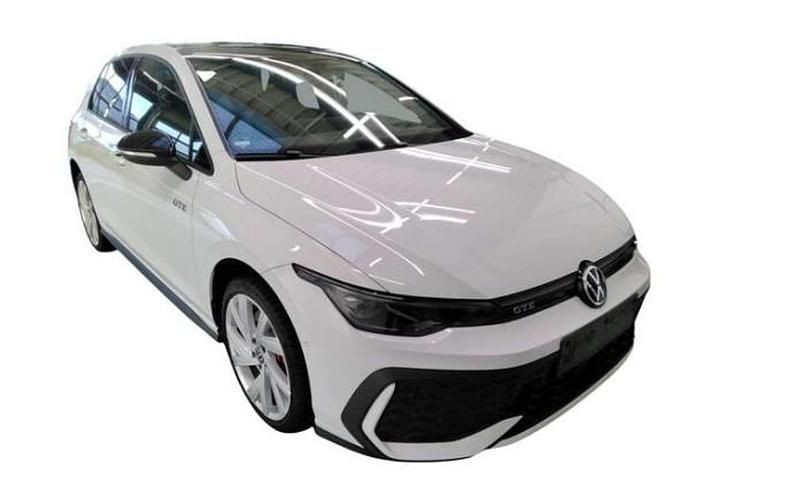 Gebraucht VW Golf VIII GTE 272 PS (200 kW) 2025 Pure white Limousine